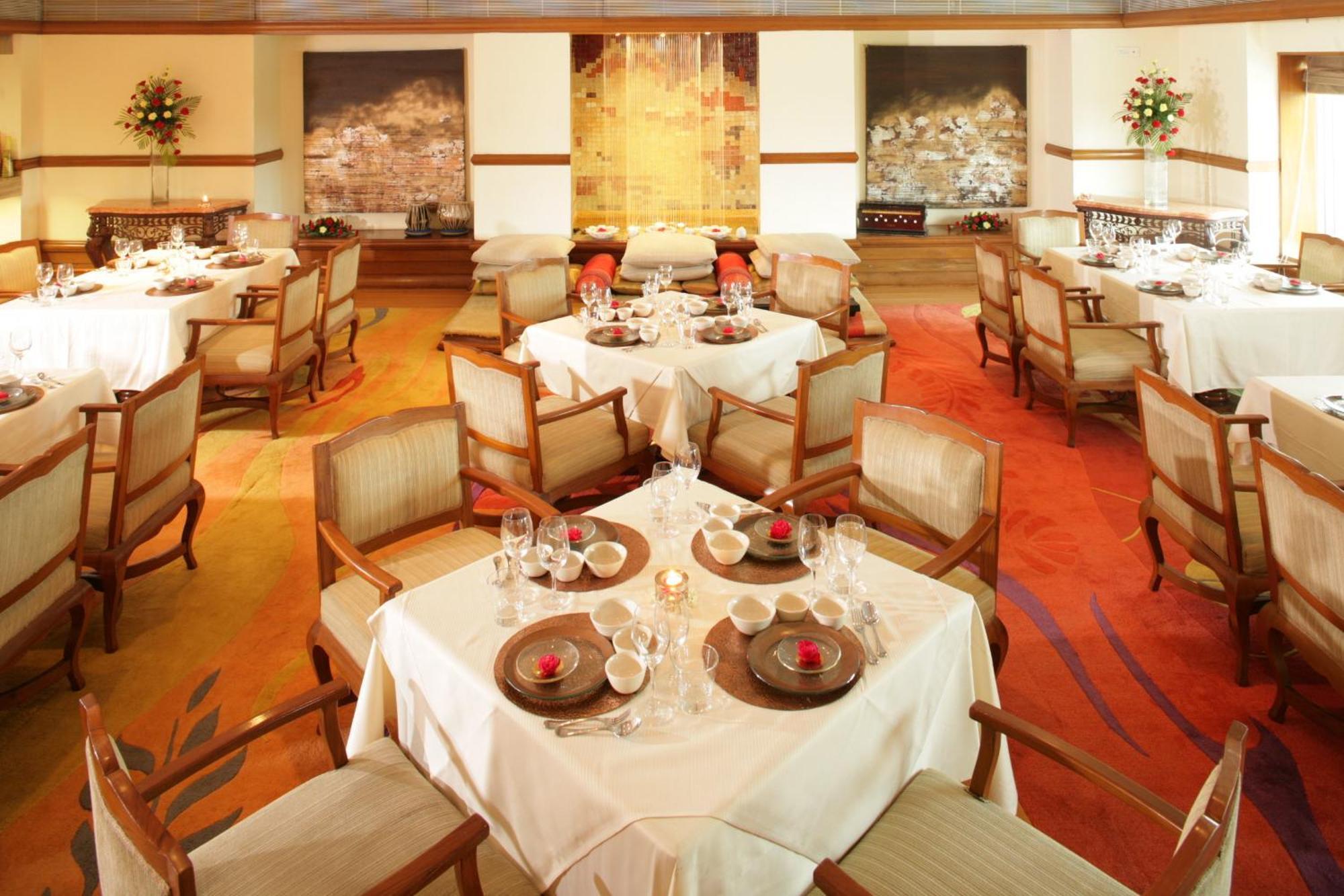 מלון ניו דלהי Jaypee Vasant Continental מראה חיצוני תמונה The interior of the restaurant