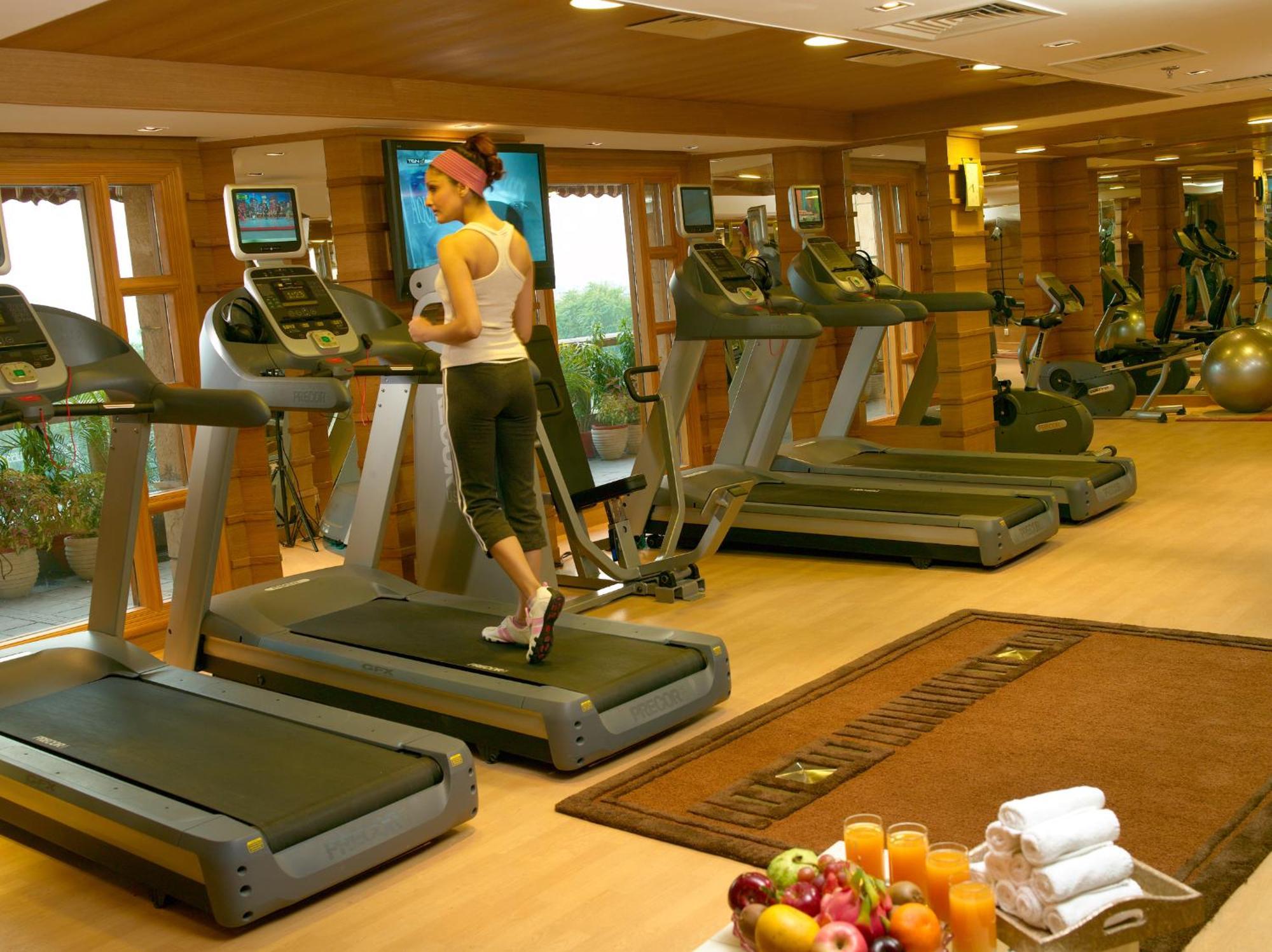 מלון ניו דלהי Jaypee Vasant Continental מראה חיצוני תמונה A treadmill in a gym