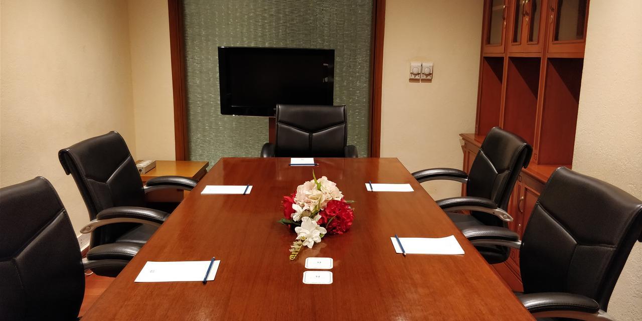 מלון ניו דלהי Jaypee Vasant Continental מראה חיצוני תמונה The boardroom of the National University of Ireland, Galway